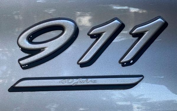 Porsche 911 40Jahre edition badge